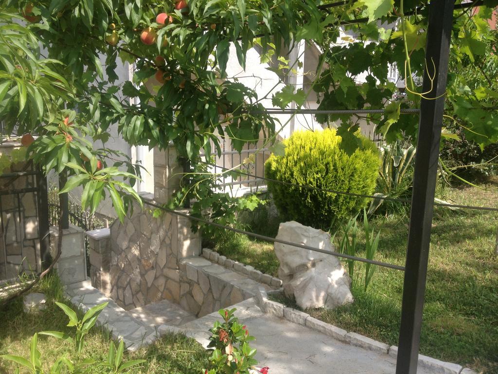 Apartments Svetlana Utjeha Εξωτερικό φωτογραφία